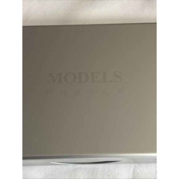 Models prefer Eight multi-faceted gemstone eye shadows & blush Pastel lite color - Picture 10 of 12